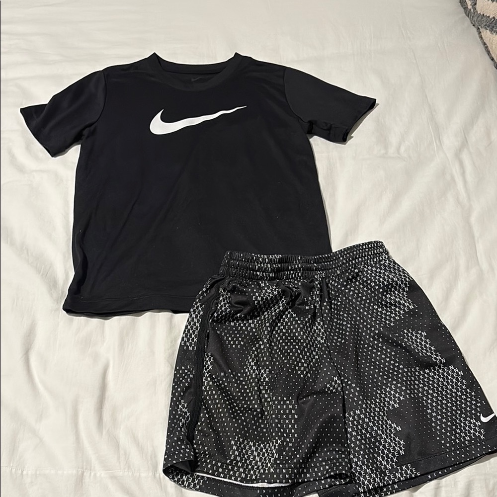 Nike Dri Fit T Shirt & Shorts